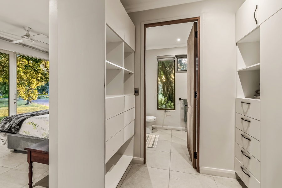 5 Bedroom Property for Sale in Brenton On Lake Western Cape